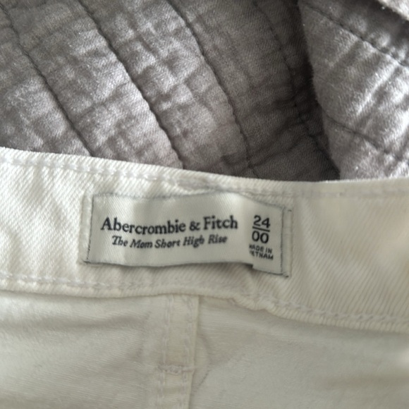 White A&F Mom Shorts - Picture 5 of 5